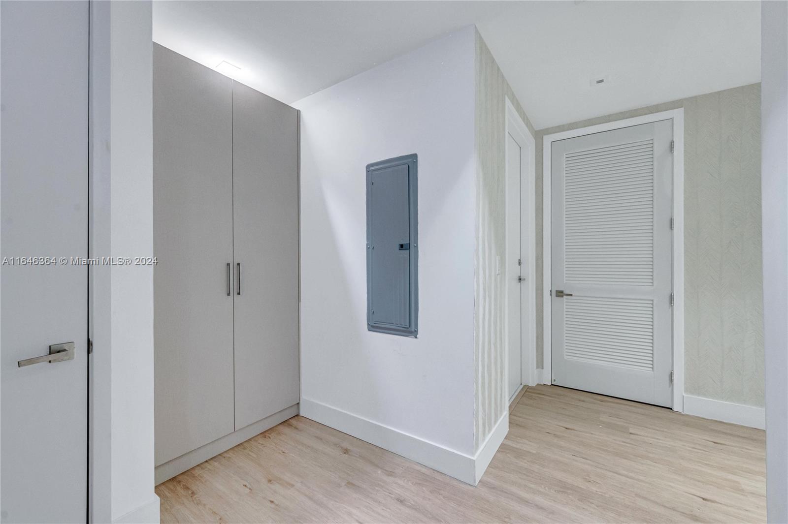 PRIVE CONDO - Residential