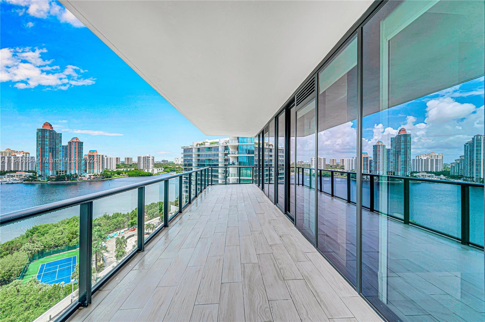 PRIVE CONDO - Residential