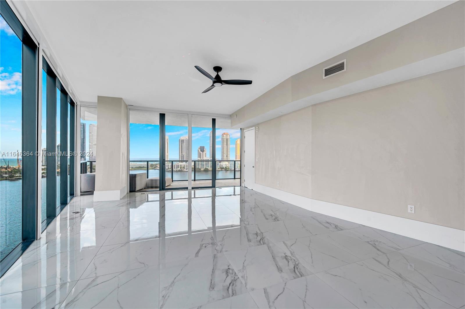 PRIVE CONDO - Residential