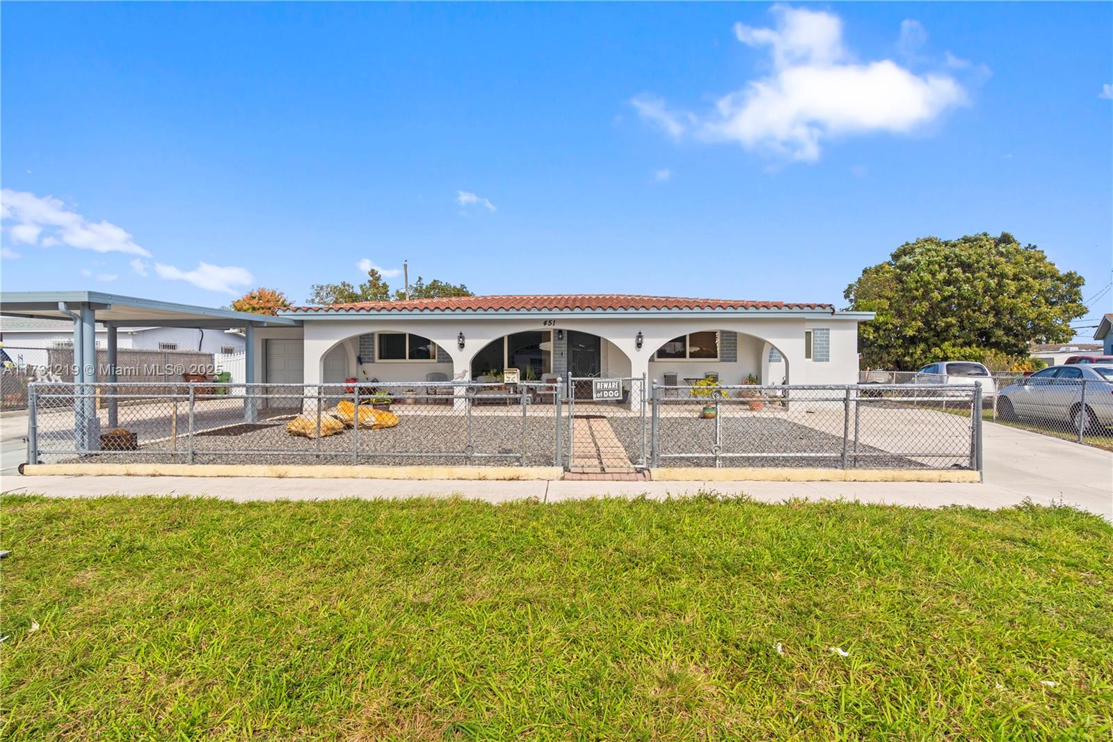 451 W 39th St, Hialeah, Miami-Dade County, Florida - 4 Bedrooms  
4 Bathrooms - 