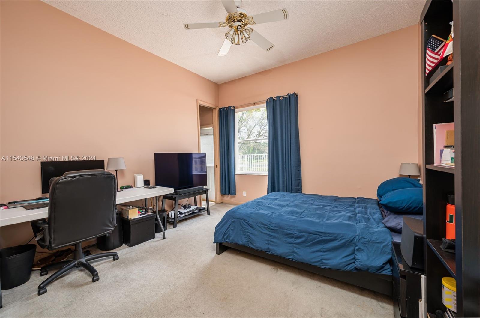 WINDMILL LAKE ESTATES - Residential