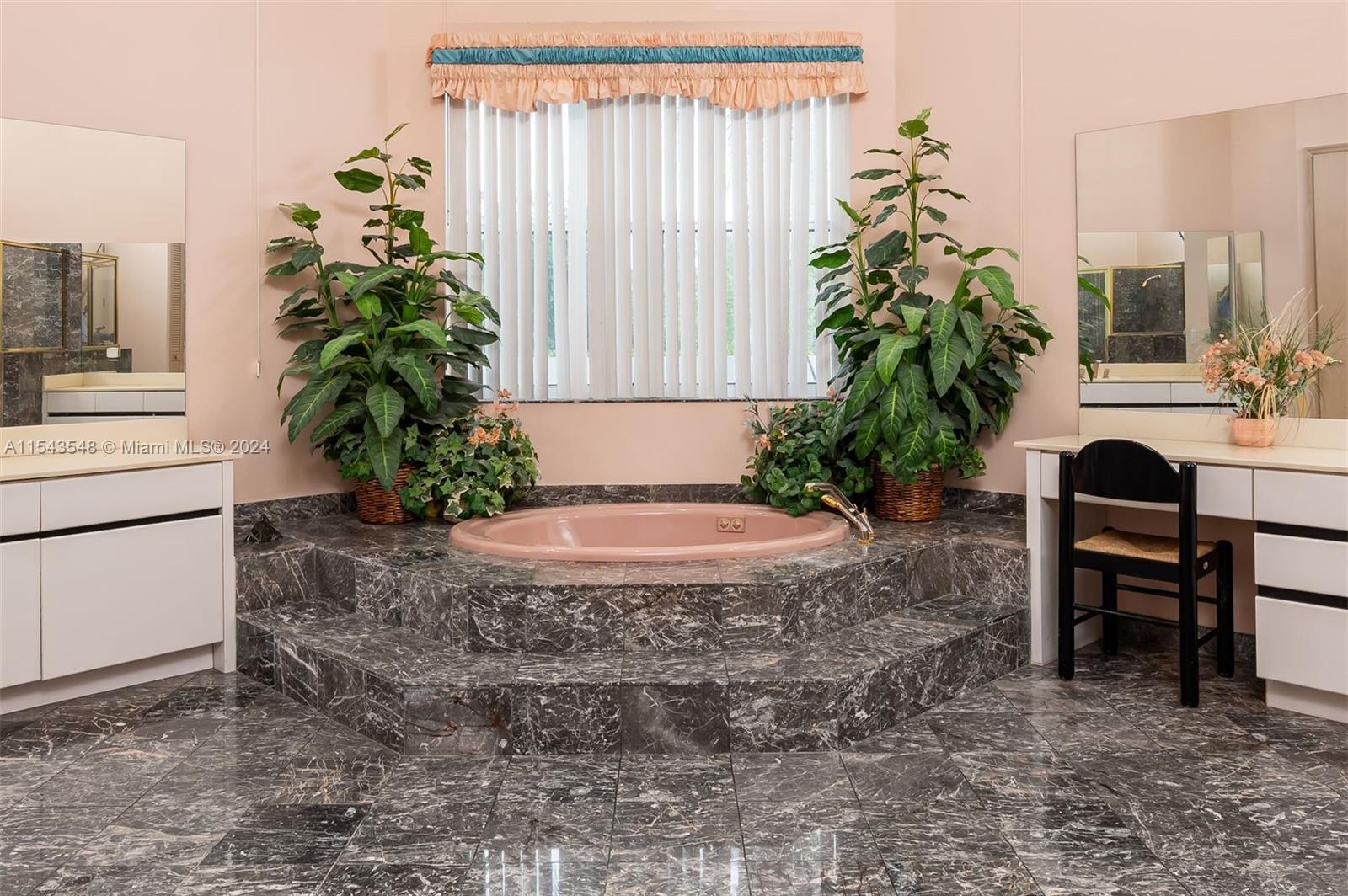 WINDMILL LAKE ESTATES - Residential