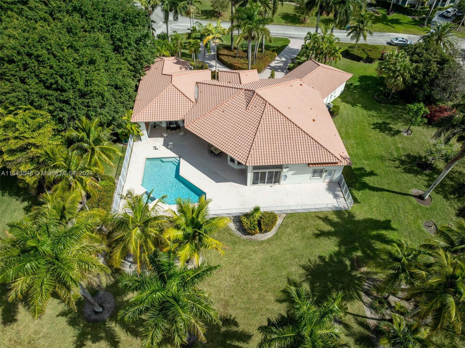 WINDMILL LAKE ESTATES - Residential