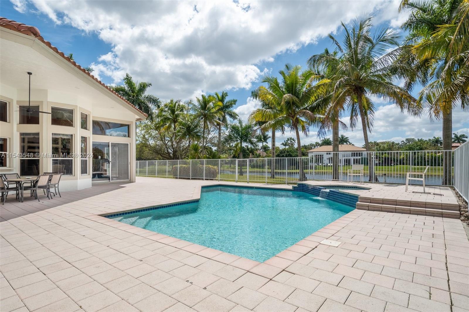 WINDMILL LAKE ESTATES - Residential