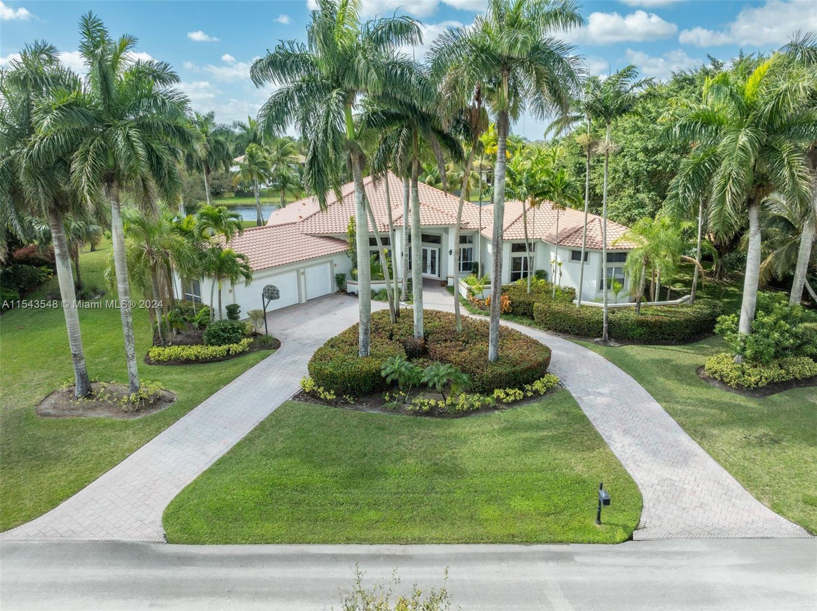 WINDMILL LAKE ESTATES - Residential