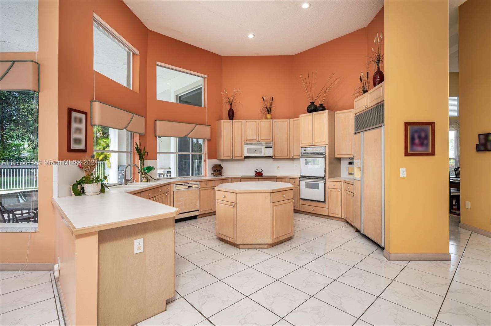 WINDMILL LAKE ESTATES - Residential