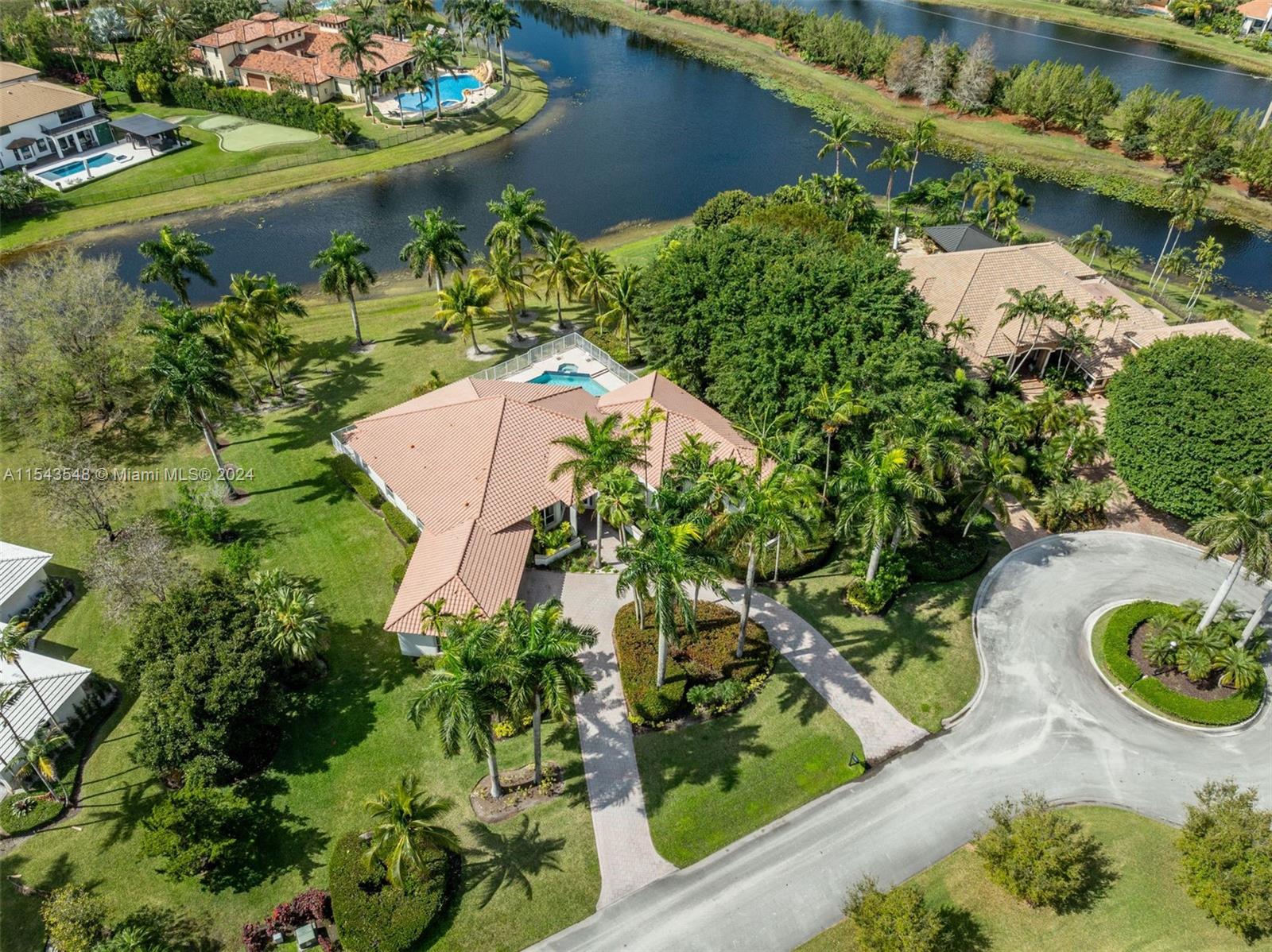 WINDMILL LAKE ESTATES - Residential