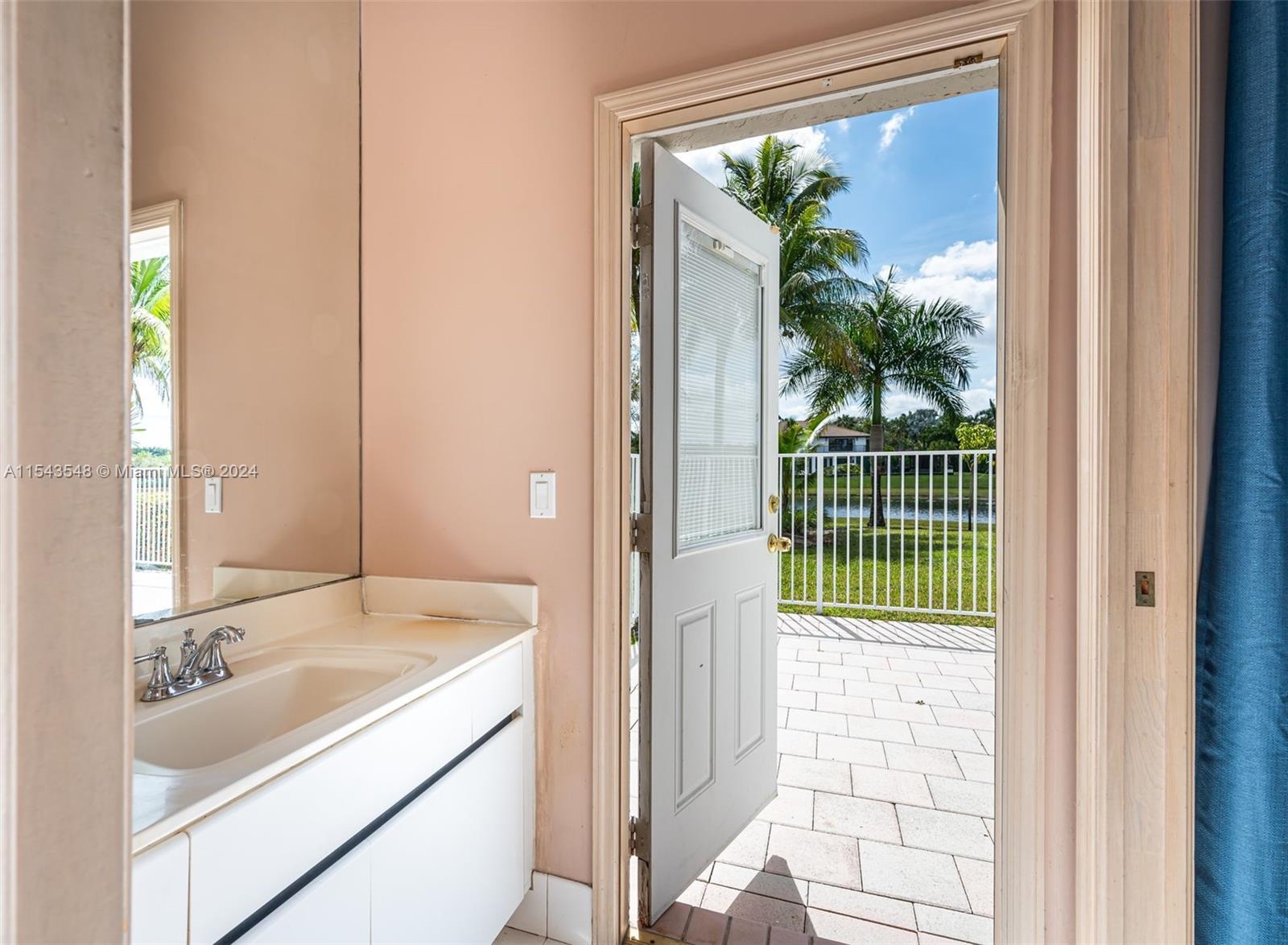 WINDMILL LAKE ESTATES - Residential