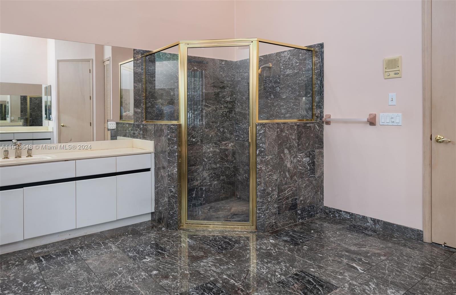 WINDMILL LAKE ESTATES - Residential