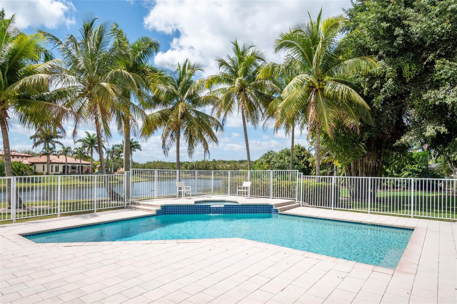 WINDMILL LAKE ESTATES - Residential