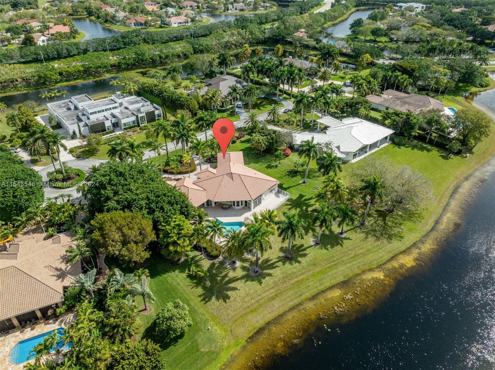 WINDMILL LAKE ESTATES - Residential