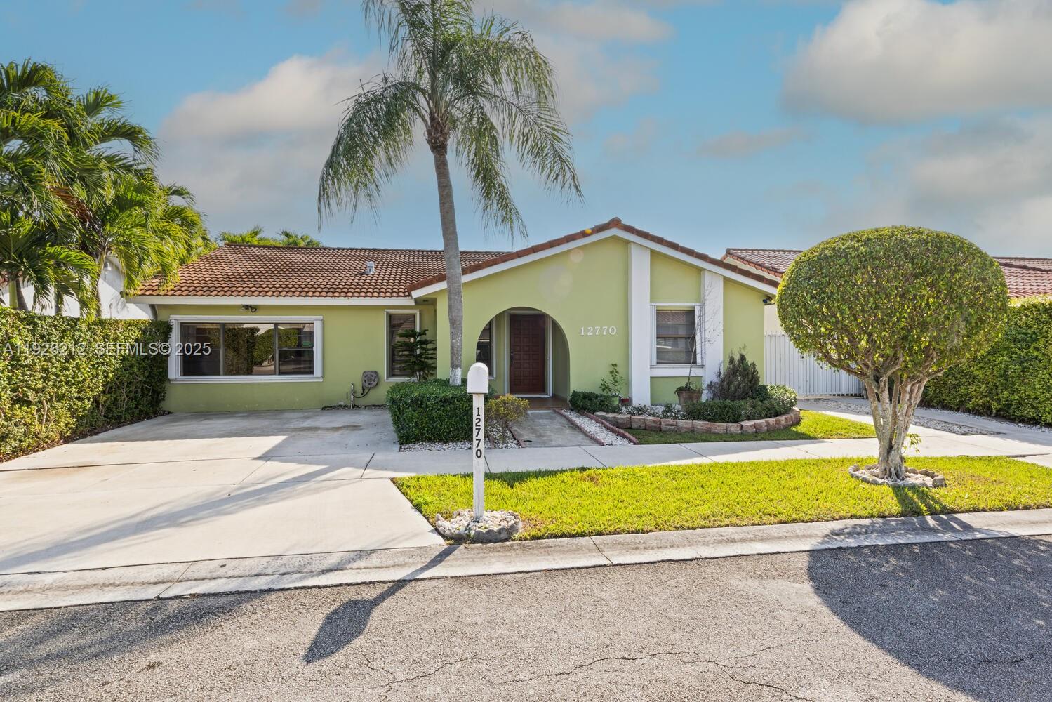 12770 NW 11th St, Miami, FL, 33182/$645,000 1 12770 NW 11th St