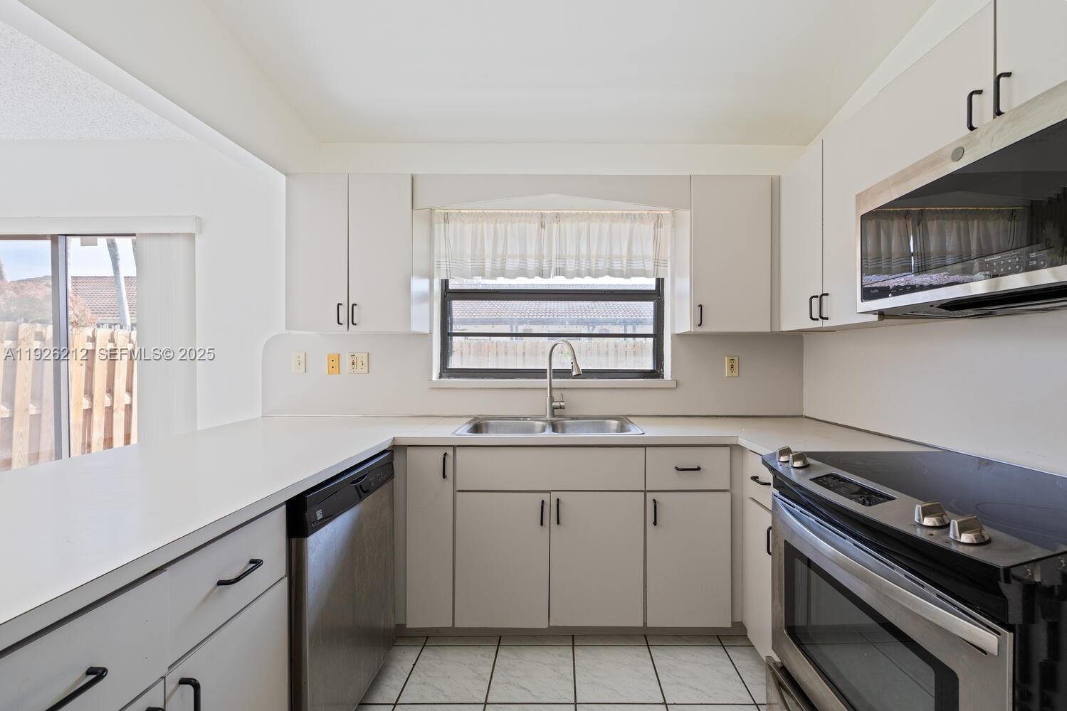 VISTA SUB 1ST ADDN - Residential