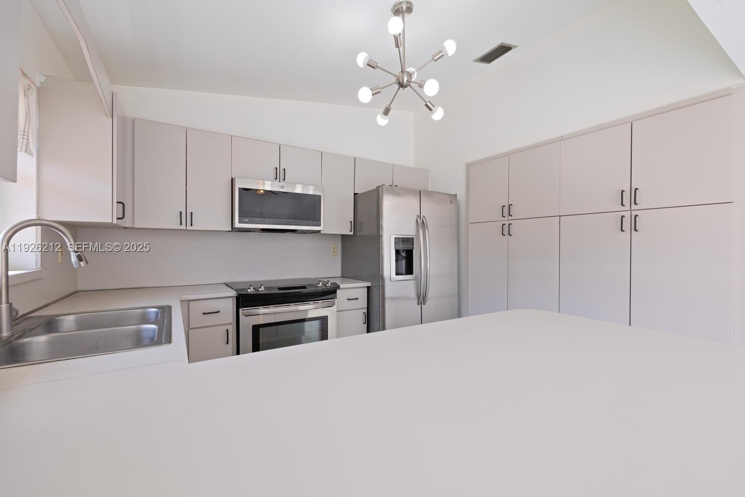 VISTA SUB 1ST ADDN - Residential