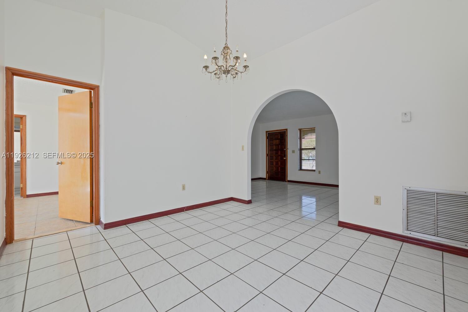 12770 NW 11th St, Miami, FL, 33182/$645,000 4 12770 NW 11th St