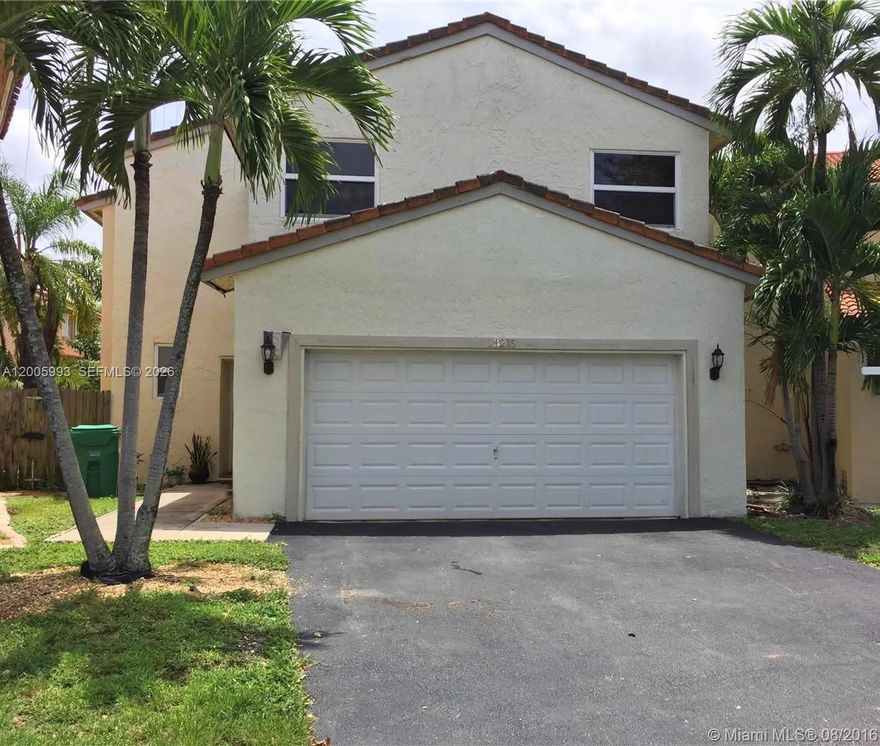 Beautiful 4-bedroom, 2.5-bath home located in the desirable Tamiami area! This spacious and comfortable residence is perfect for families, offering a functional layout and generous living areas. Enjoy a prime location just minutes from shopping centers, Publix, Walgreens, gas stations, and major conveniences—all within a mile.

The property is situated near a scenic lake with a nearby park, ideal for walking, jogging, exercising, or enjoying time with family and kids. The home also features a great backyard, perfect for family gatherings, entertaining, or relaxing outdoors.

Friendly neighborhood with a welcoming atmosphere. Seller is willing to contribute toward buyer’s closing costs—an excellent opportunity you don’t want to miss!