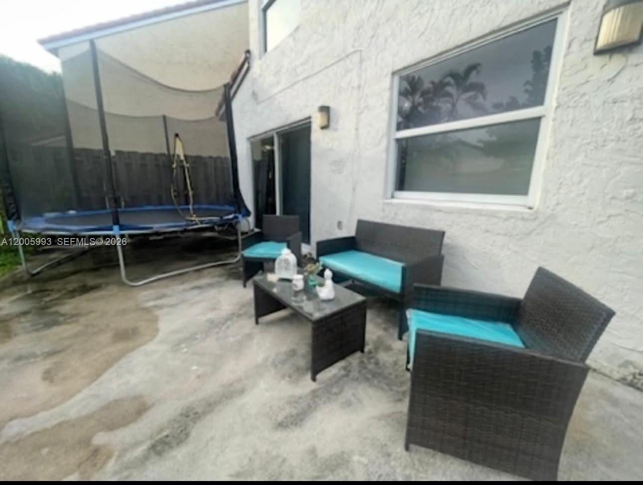 TAMIAMI LAKES SEC 5 - Residential