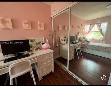 TAMIAMI LAKES SEC 5 - Residential