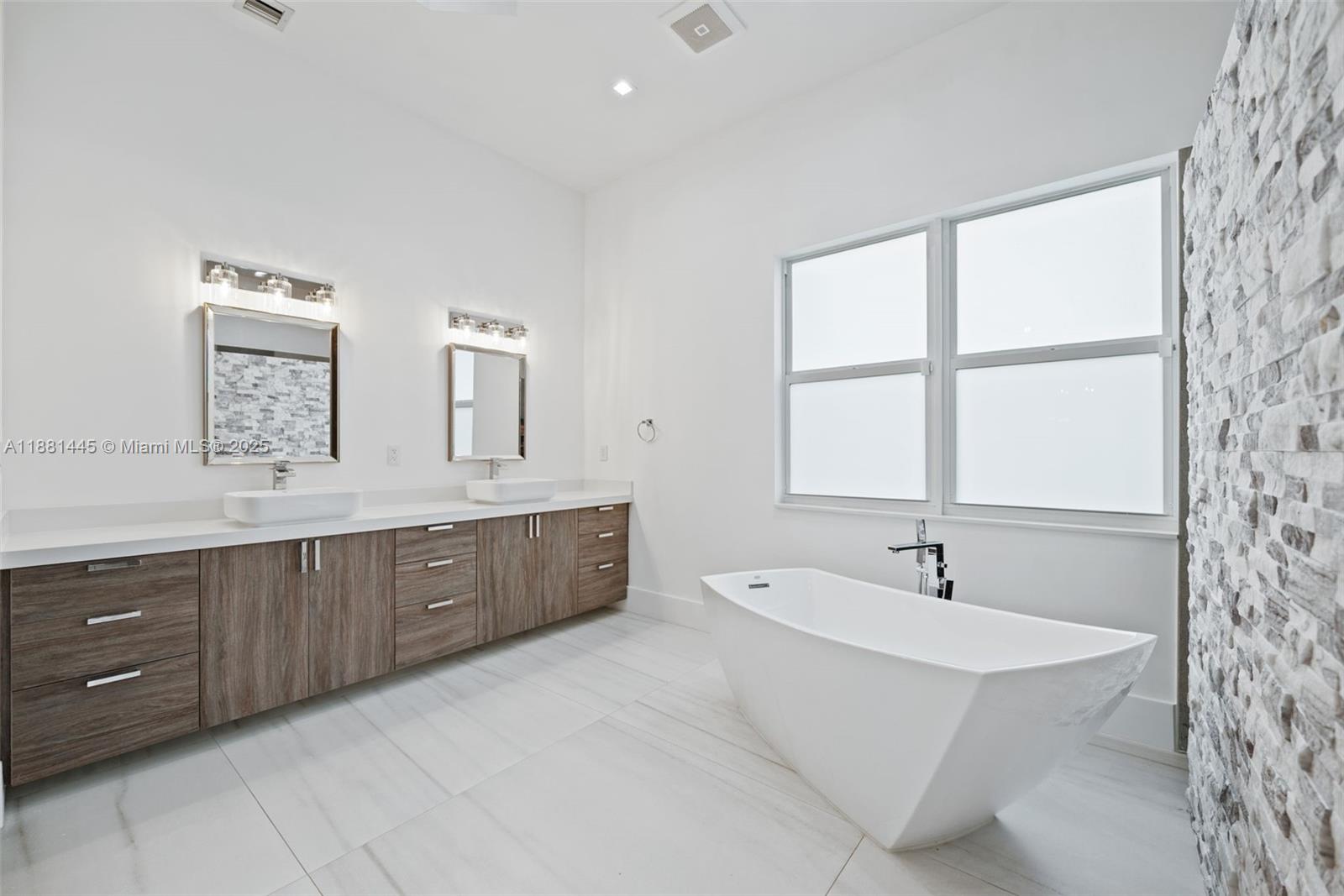 MARTHA BRIGHT FARMS - Residential
