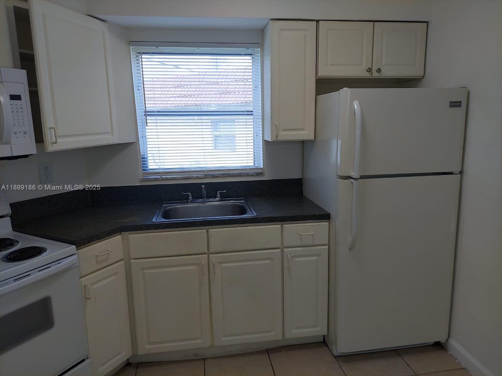 FAIRVIEW AMENDED PLAT - Residential Lease