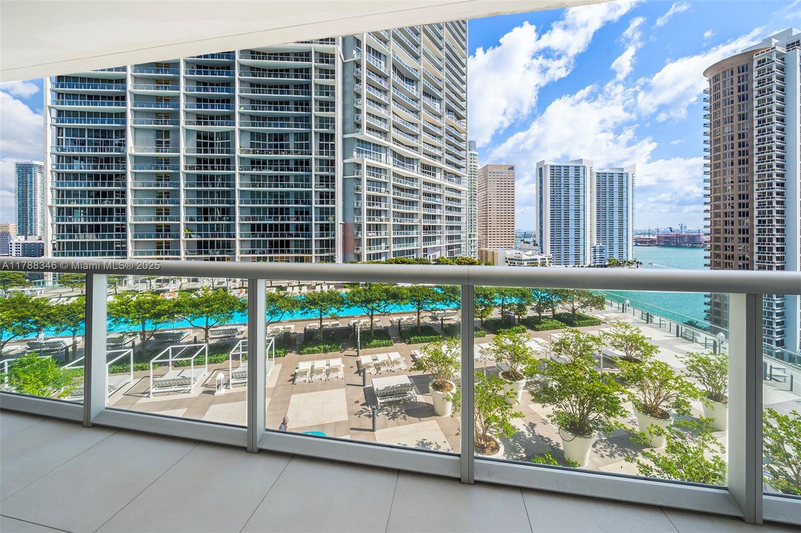 495 Brickell Ave 1704
