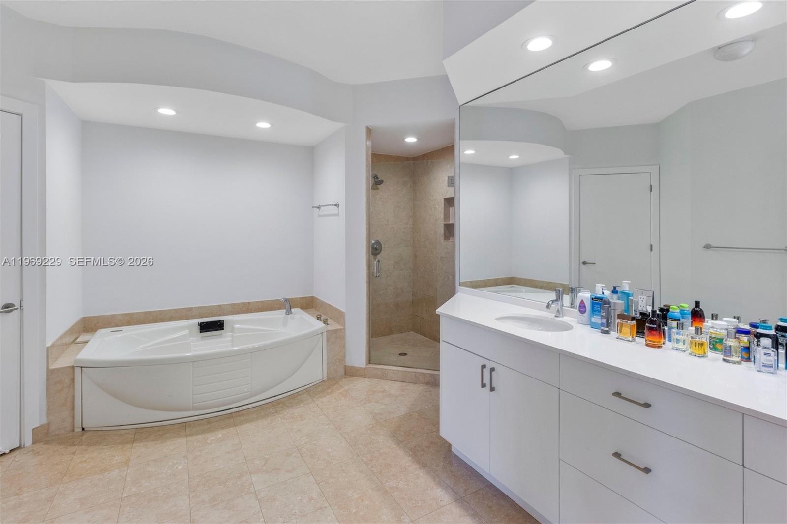 LAKE VILLA THREE CONDO - Residential Lease