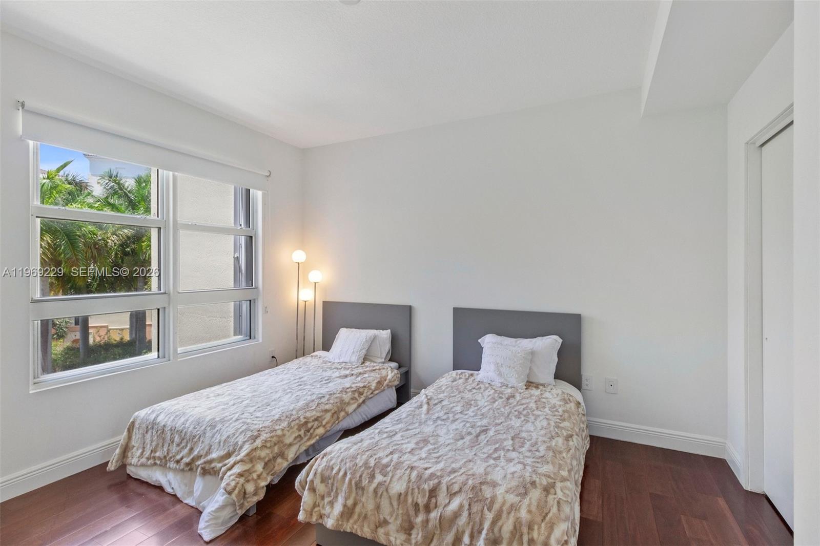 LAKE VILLA THREE CONDO - Residential Lease