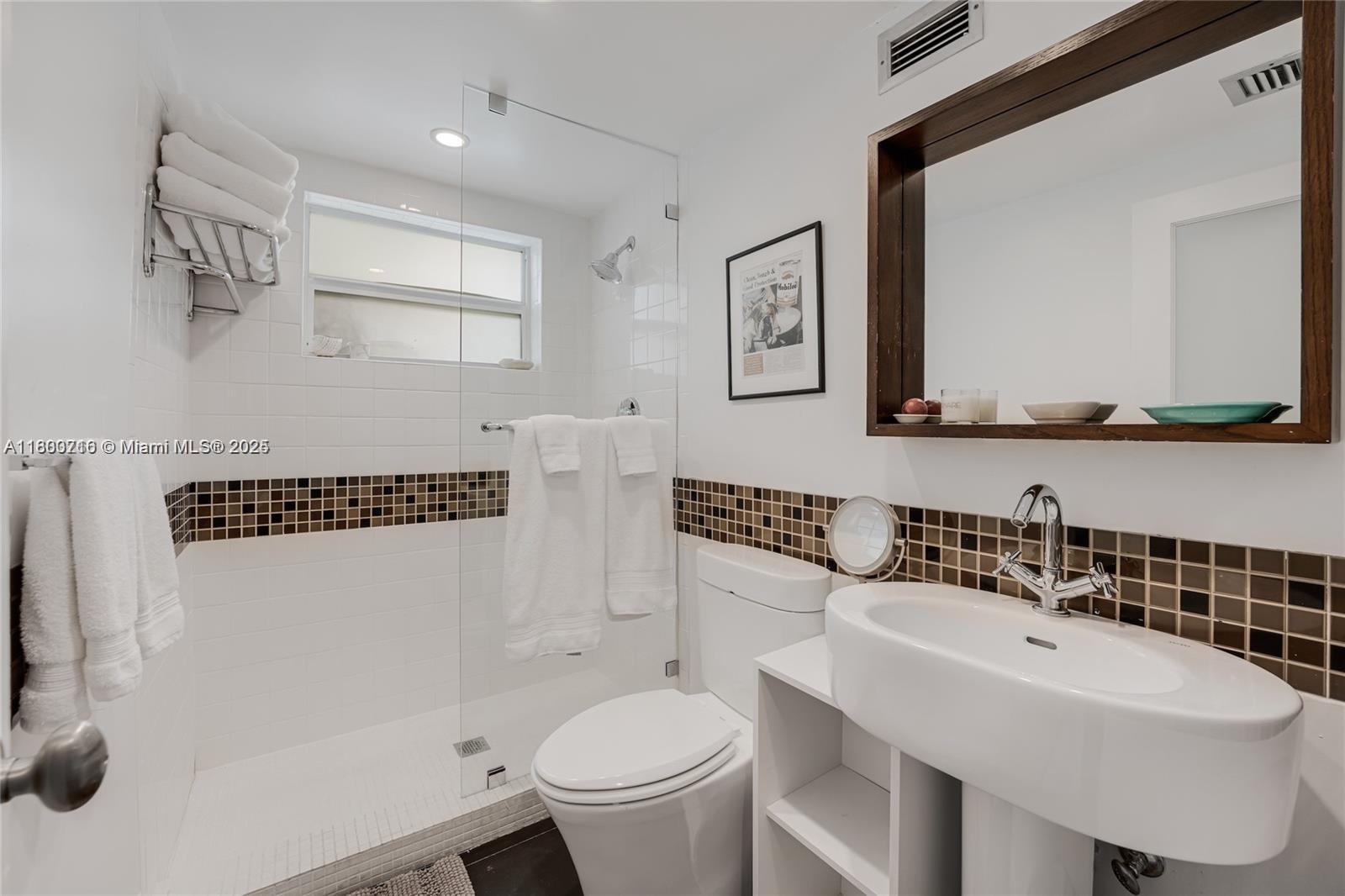 THE SHORES CONDO - Residential