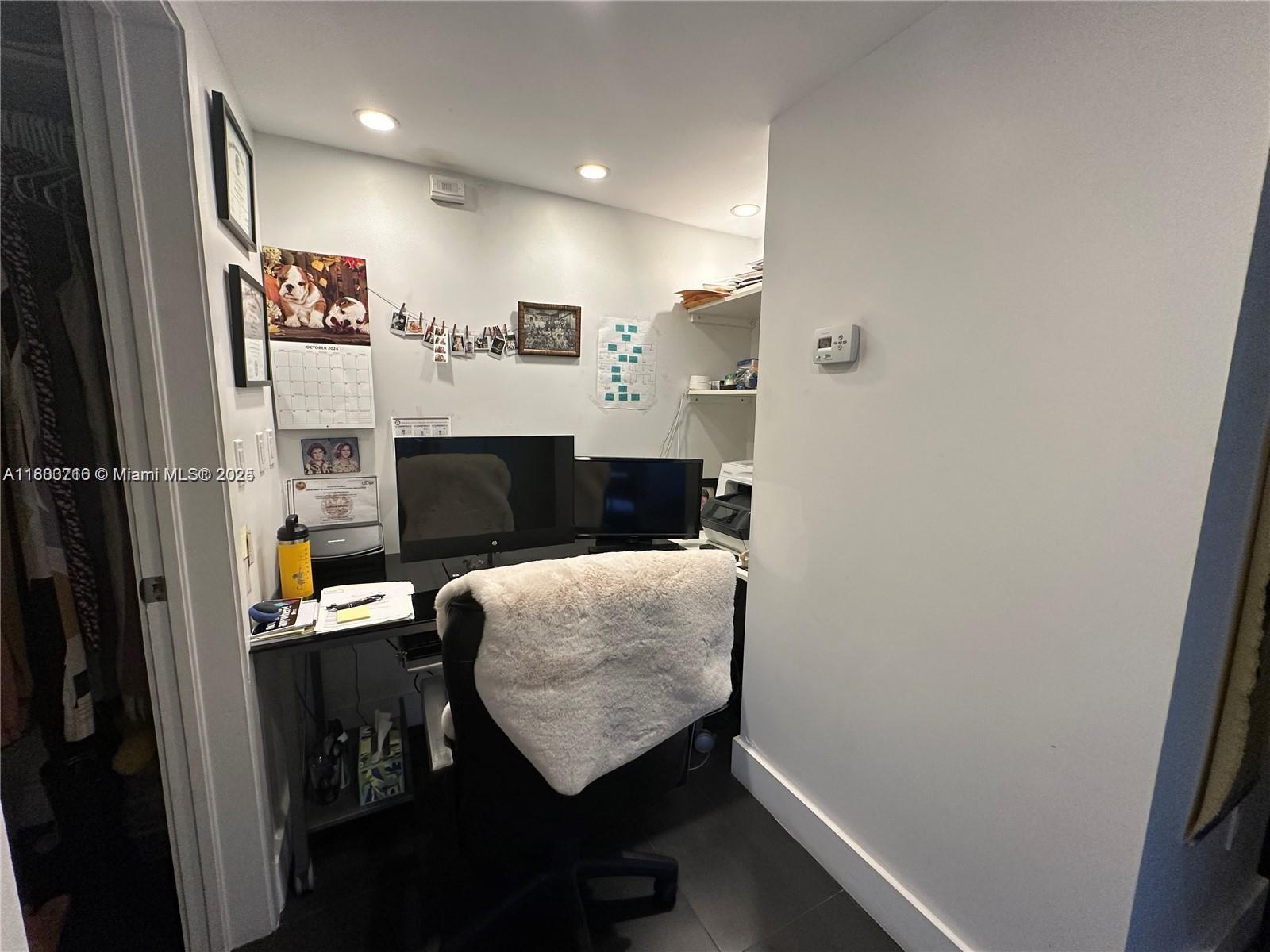 THE SHORES CONDO - Residential