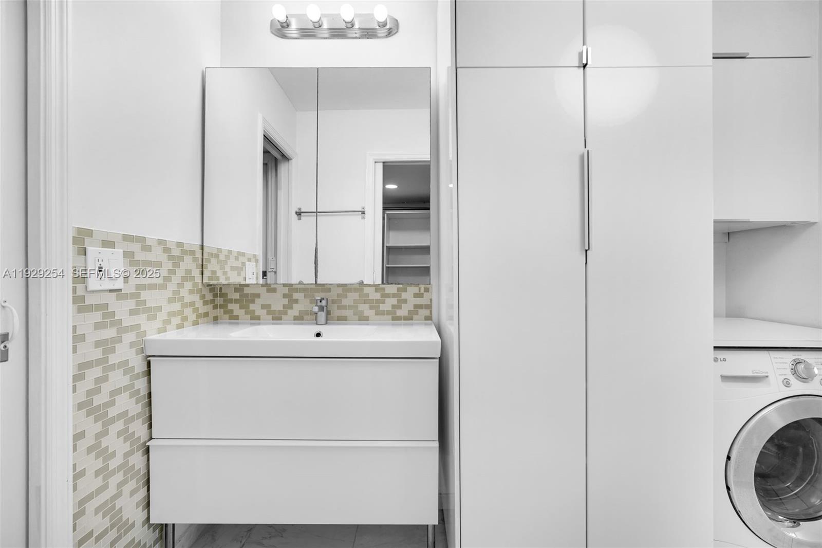 PARKER PLAZA CONDO ESTATE - Residential Lease