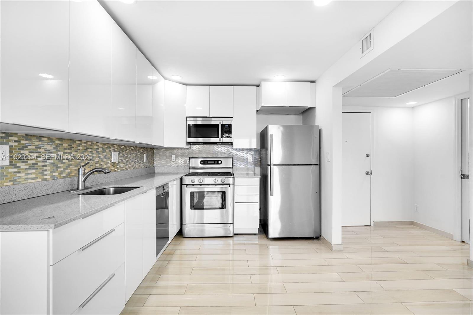 PARKER PLAZA CONDO ESTATE - Residential Lease