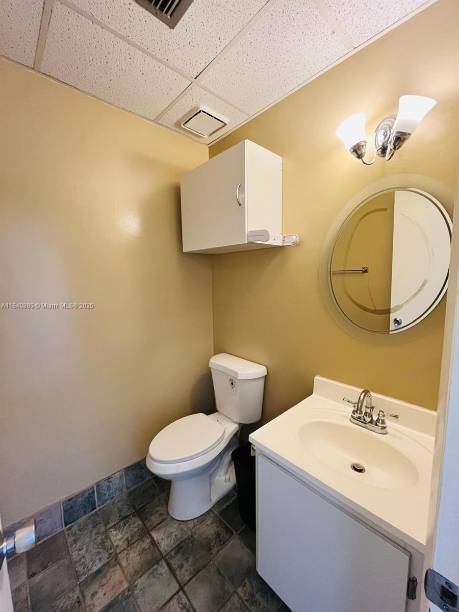 201 N University Dr 103A