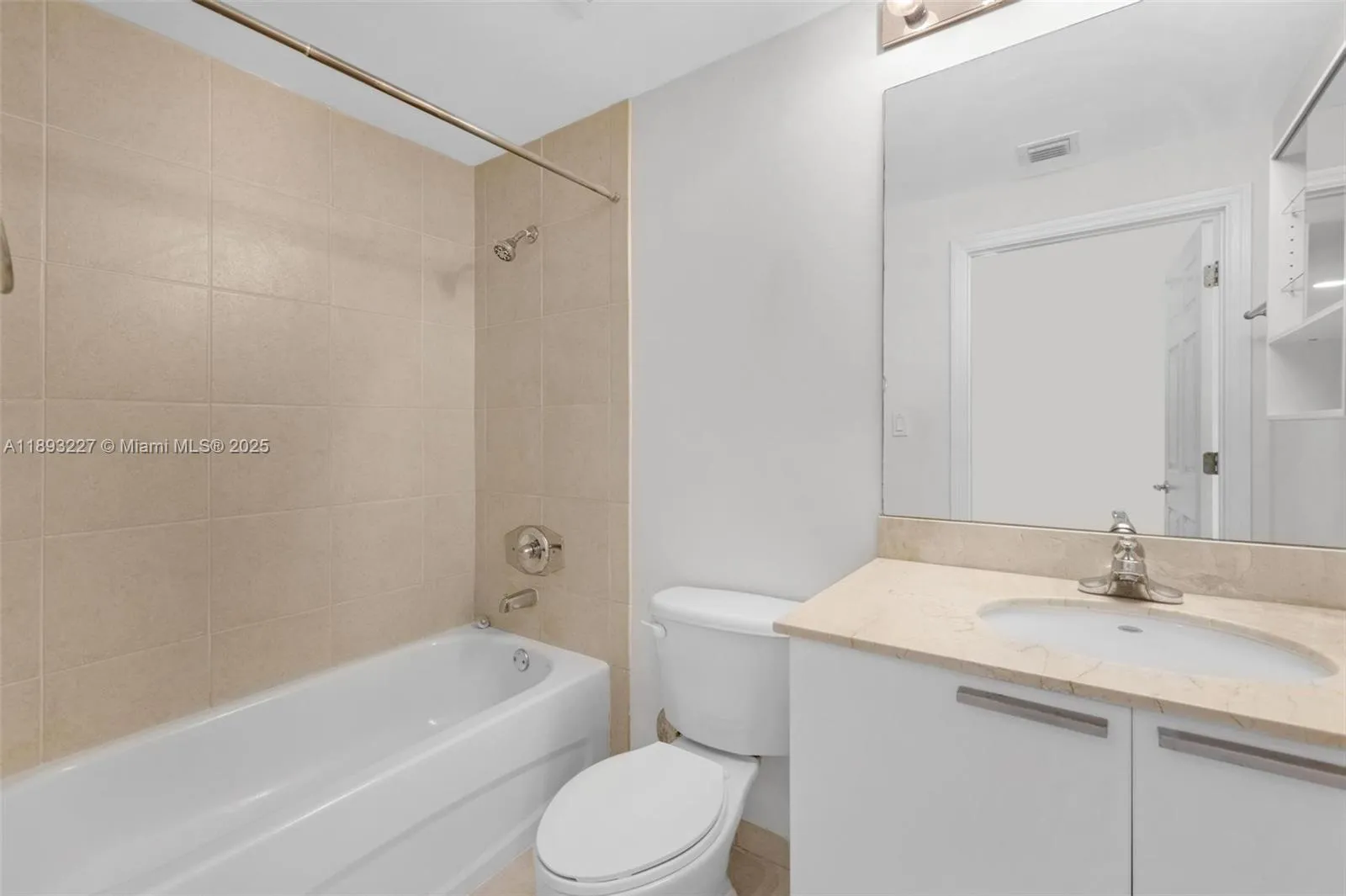 Hollywood, Florida 33020, United States, 2 Bedrooms Bedrooms, ,2 BathroomsBathrooms,Residential,Active,225135