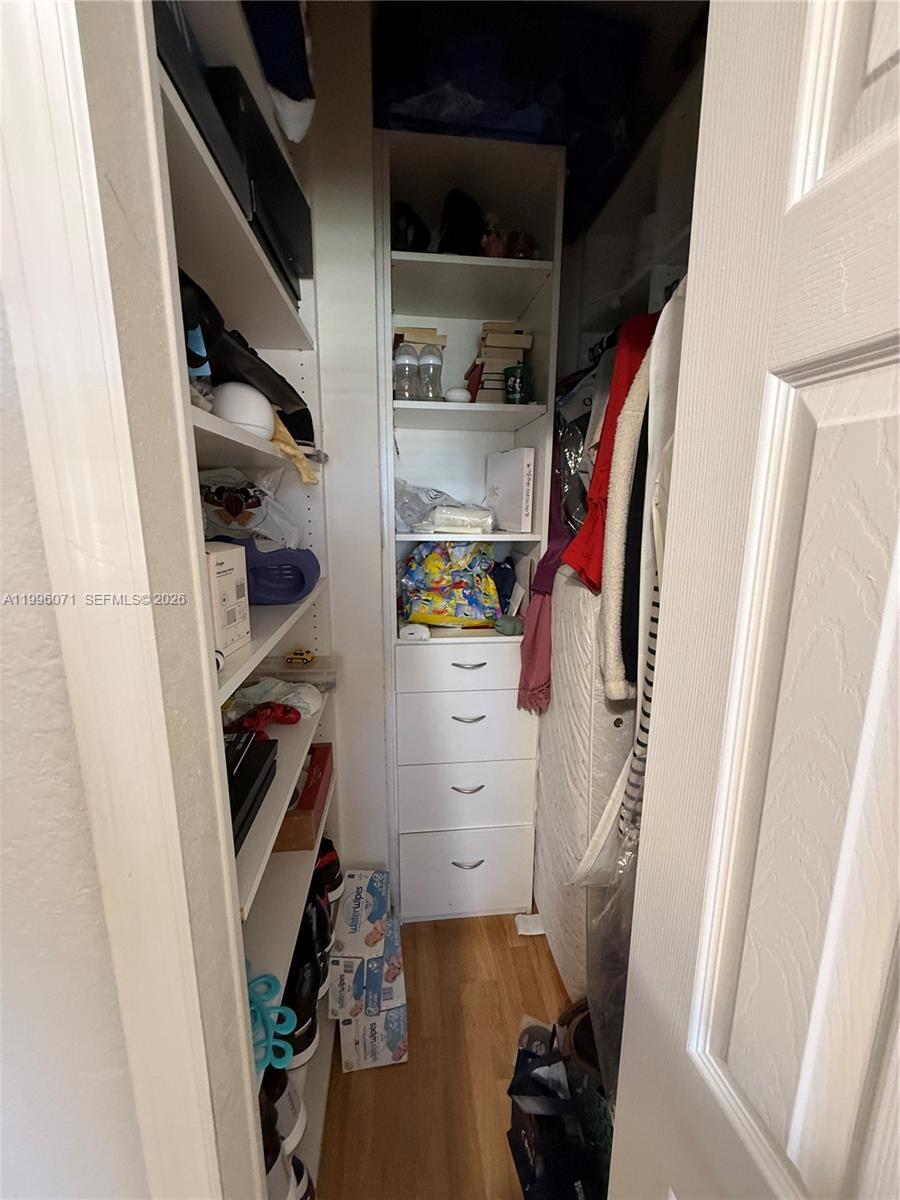 KENDALL BREEZE - Residential