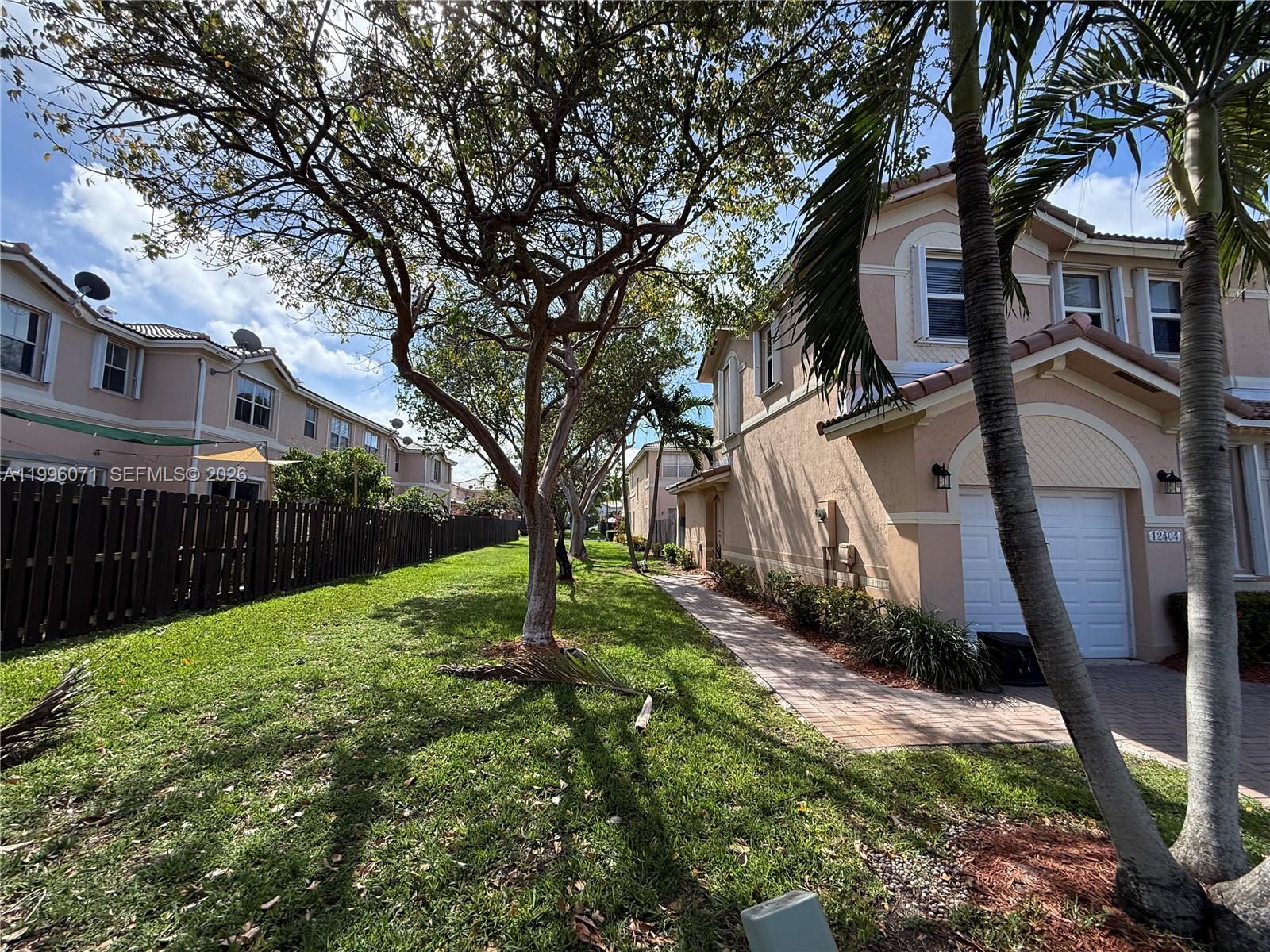 KENDALL BREEZE - Residential