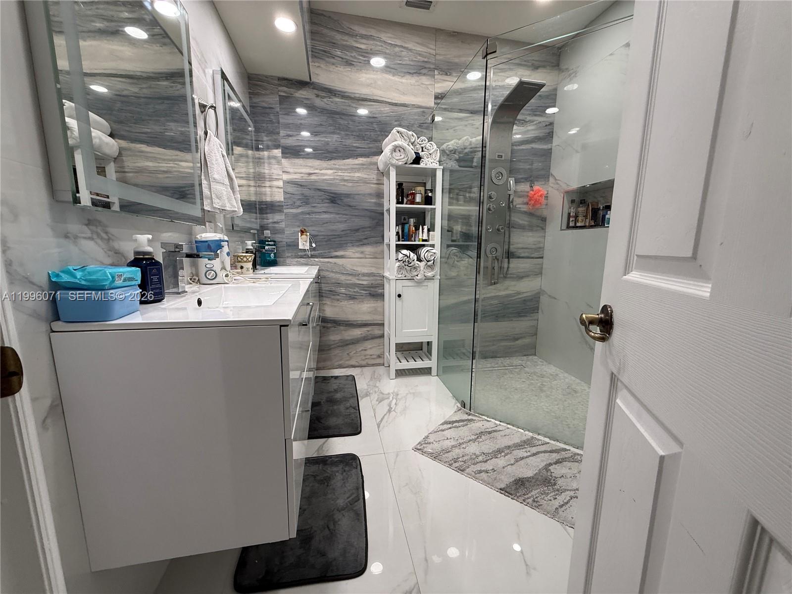 KENDALL BREEZE - Residential