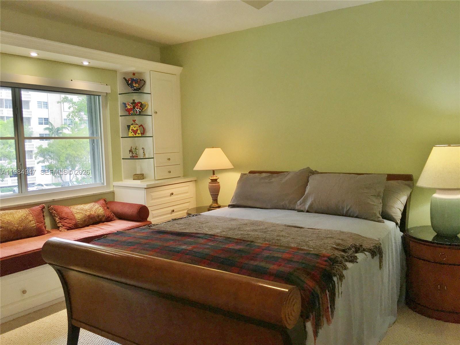 WATERS EDGE OF CORAL GABL - Residential