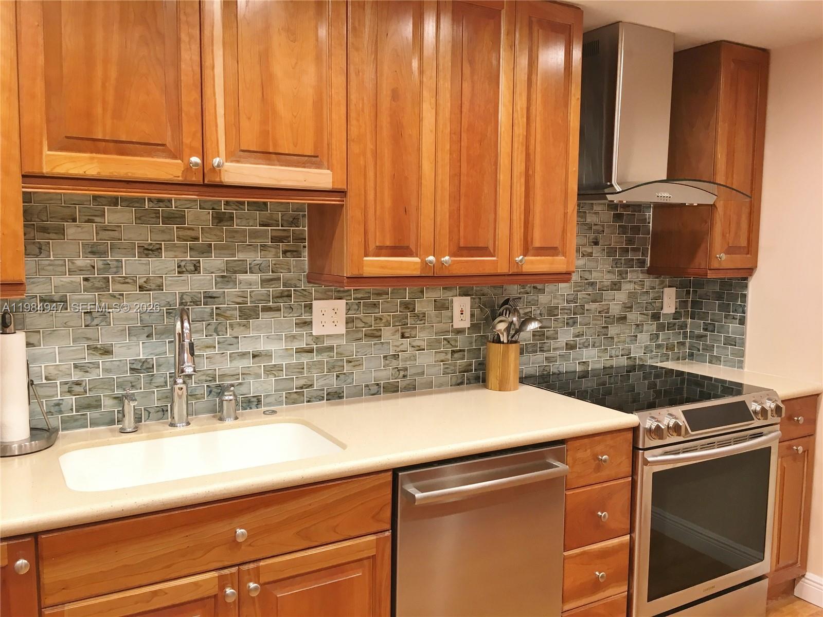 WATERS EDGE OF CORAL GABL - Residential