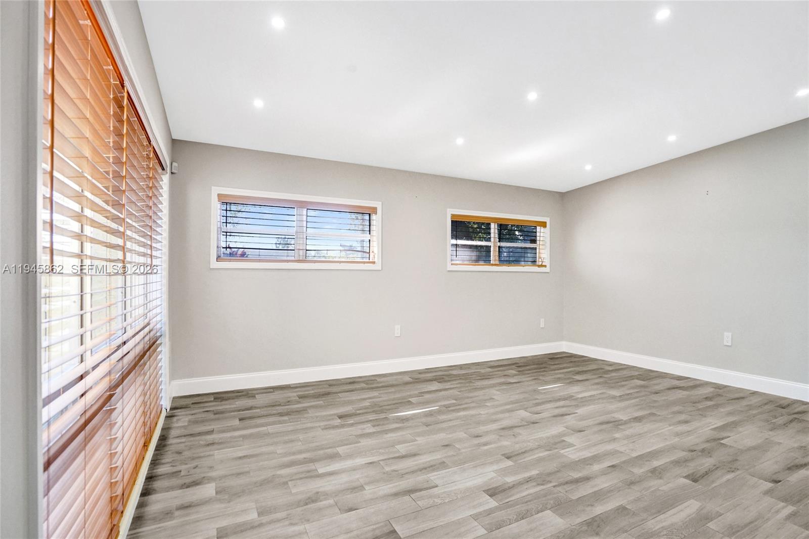 SKY LAKE ESTATES - Residential