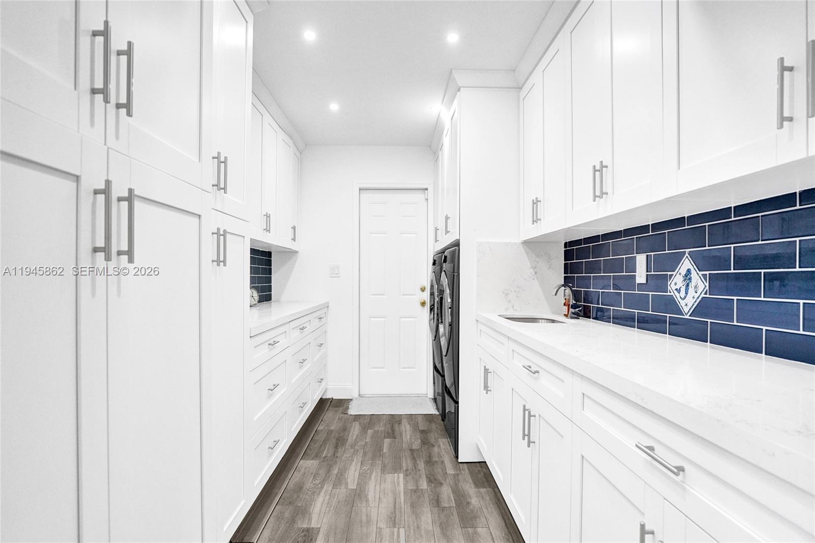 SKY LAKE ESTATES - Residential