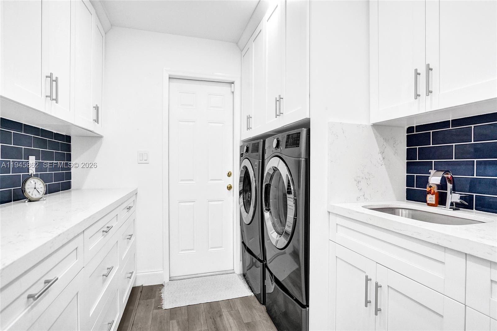 SKY LAKE ESTATES - Residential