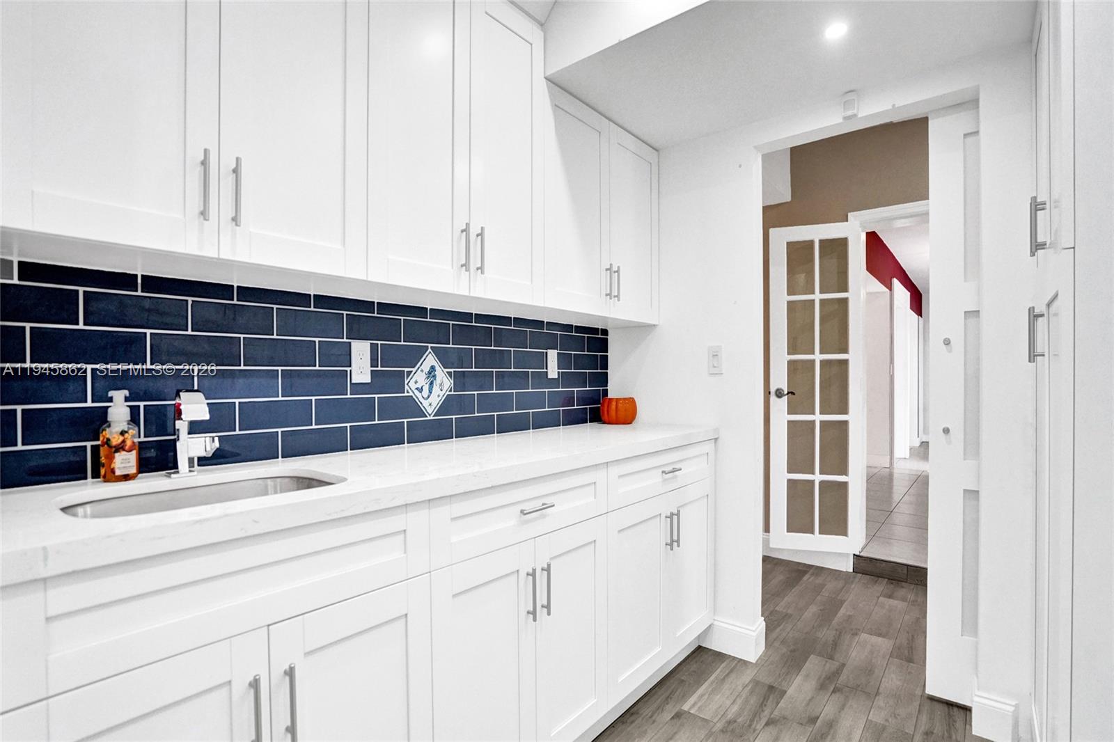 SKY LAKE ESTATES - Residential