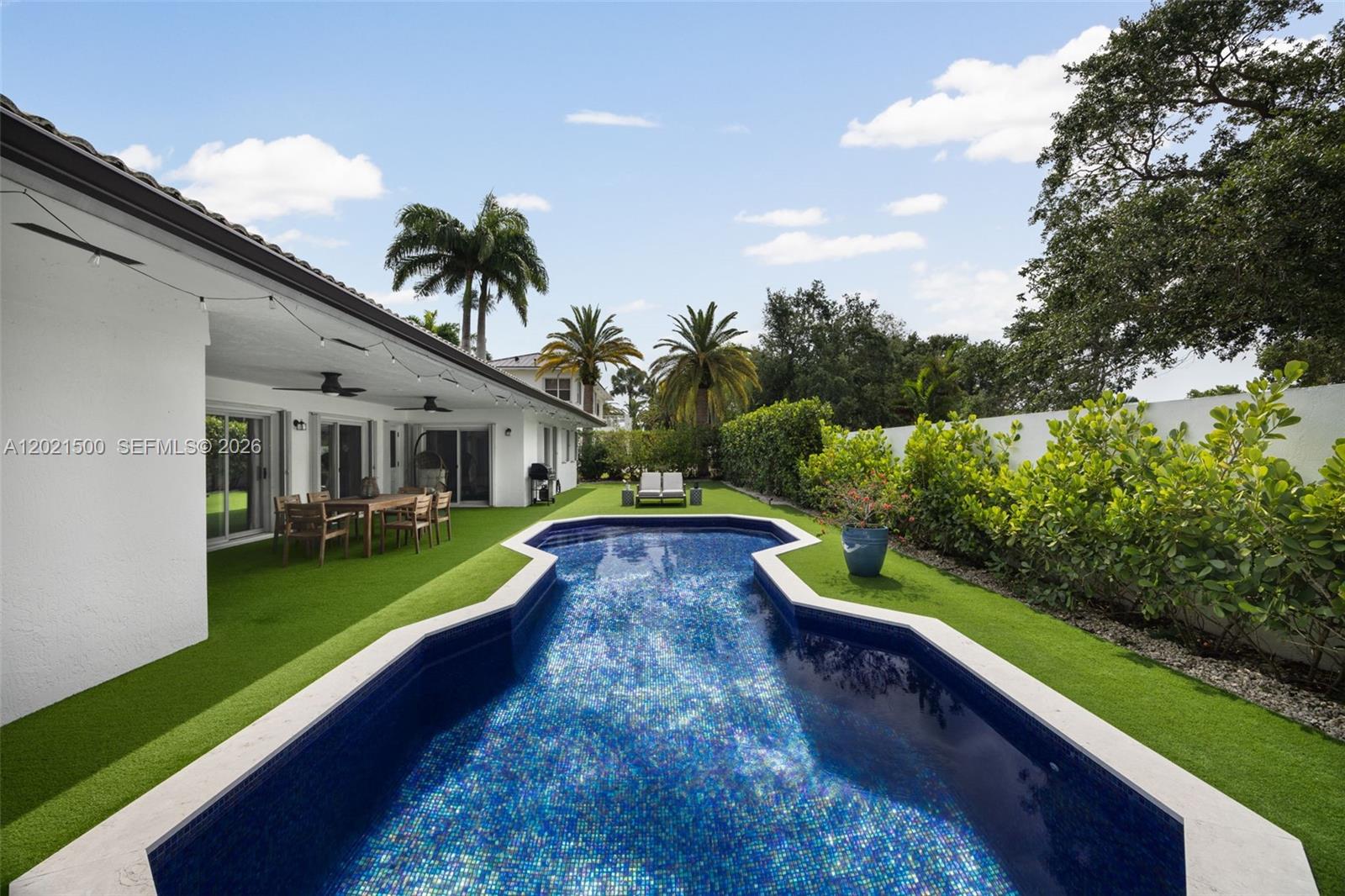 OLD CUTLER PALMS - Residential