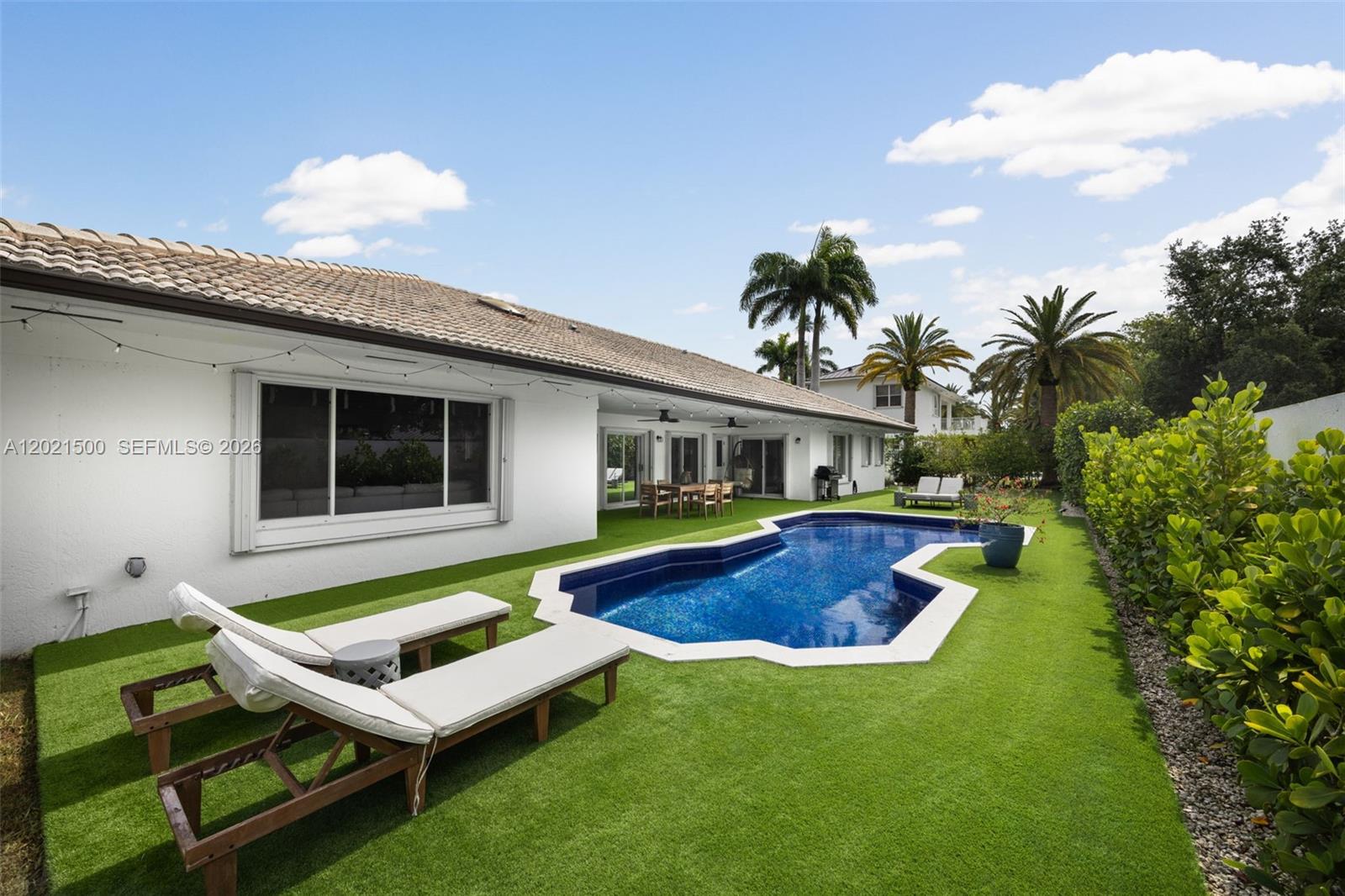OLD CUTLER PALMS - Residential