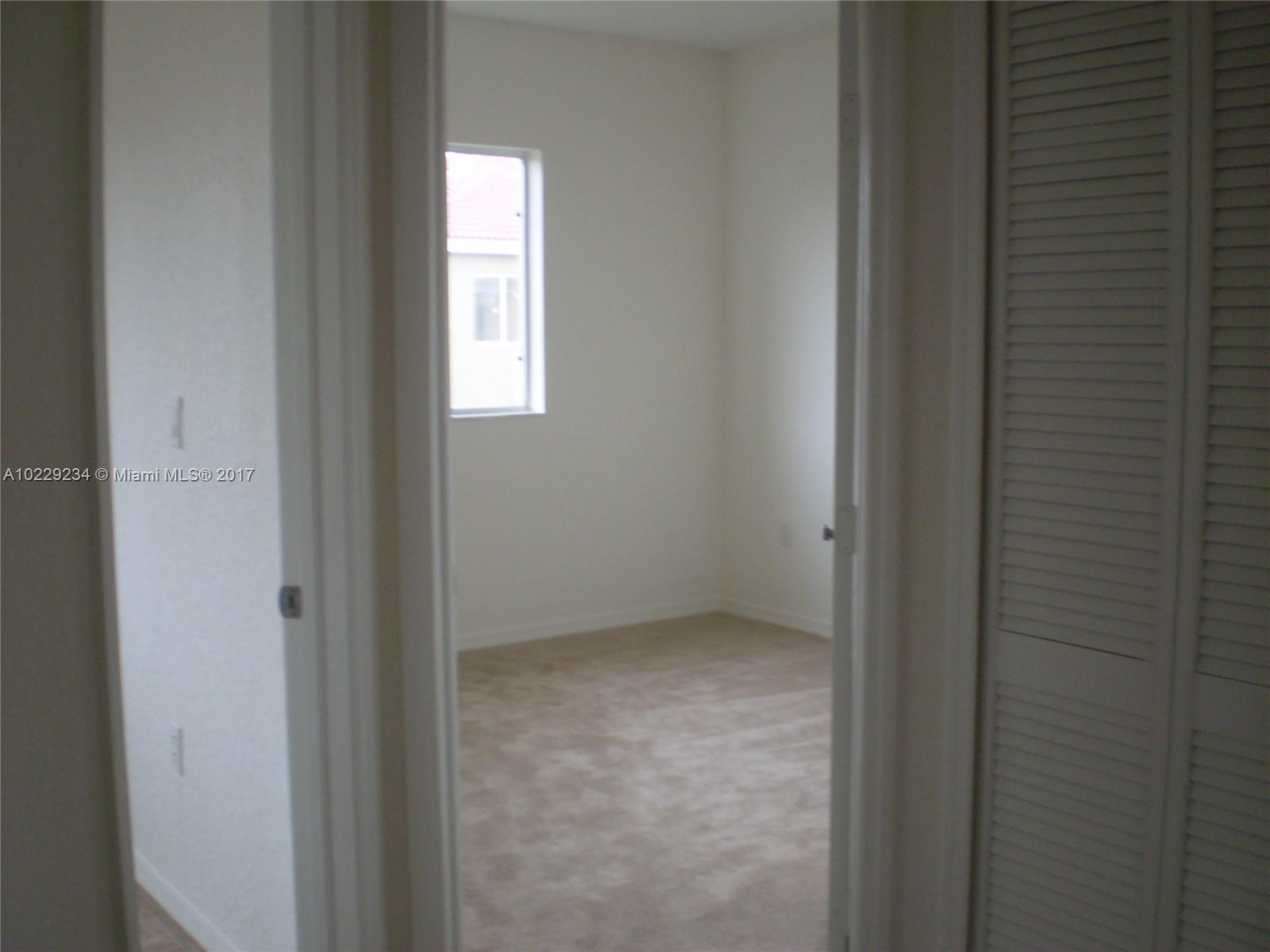 VITRAN AT NARANJA ESTATES - Residential Lease