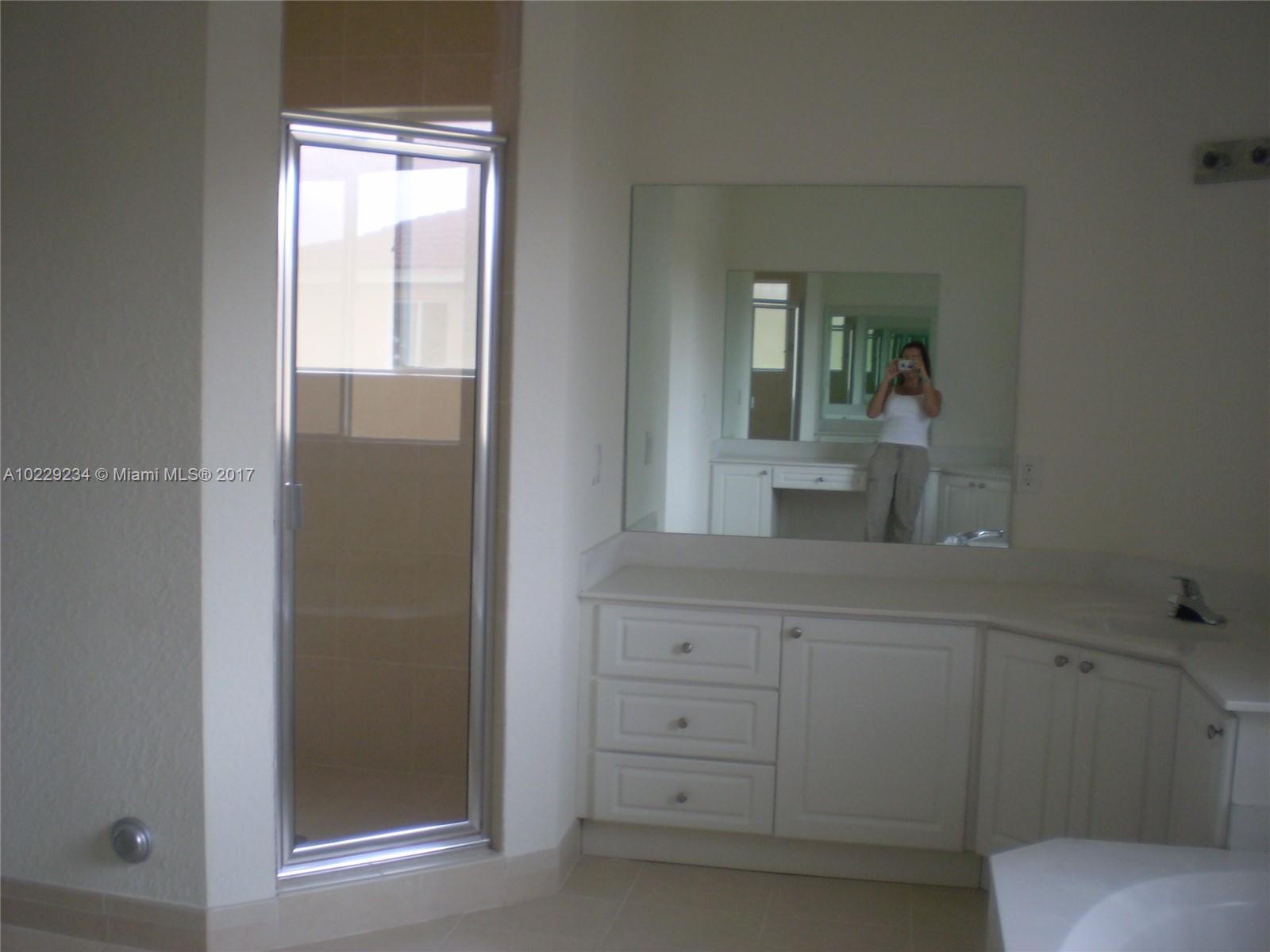 VITRAN AT NARANJA ESTATES - Residential Lease