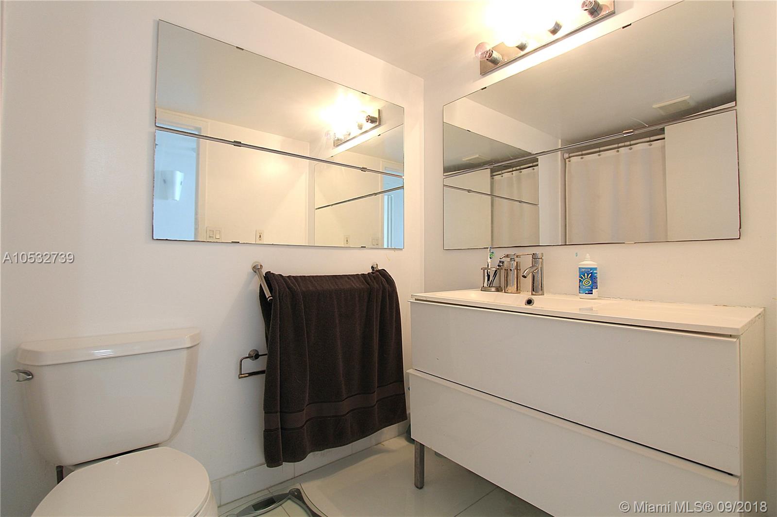 VENETIA CONDO - Residential