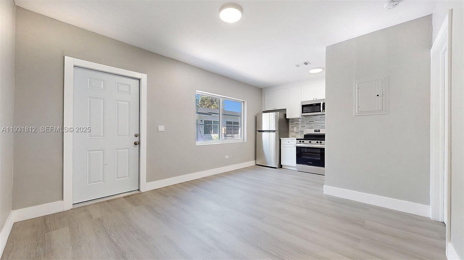 HIALEAH 7TH ADDN - Residential Lease