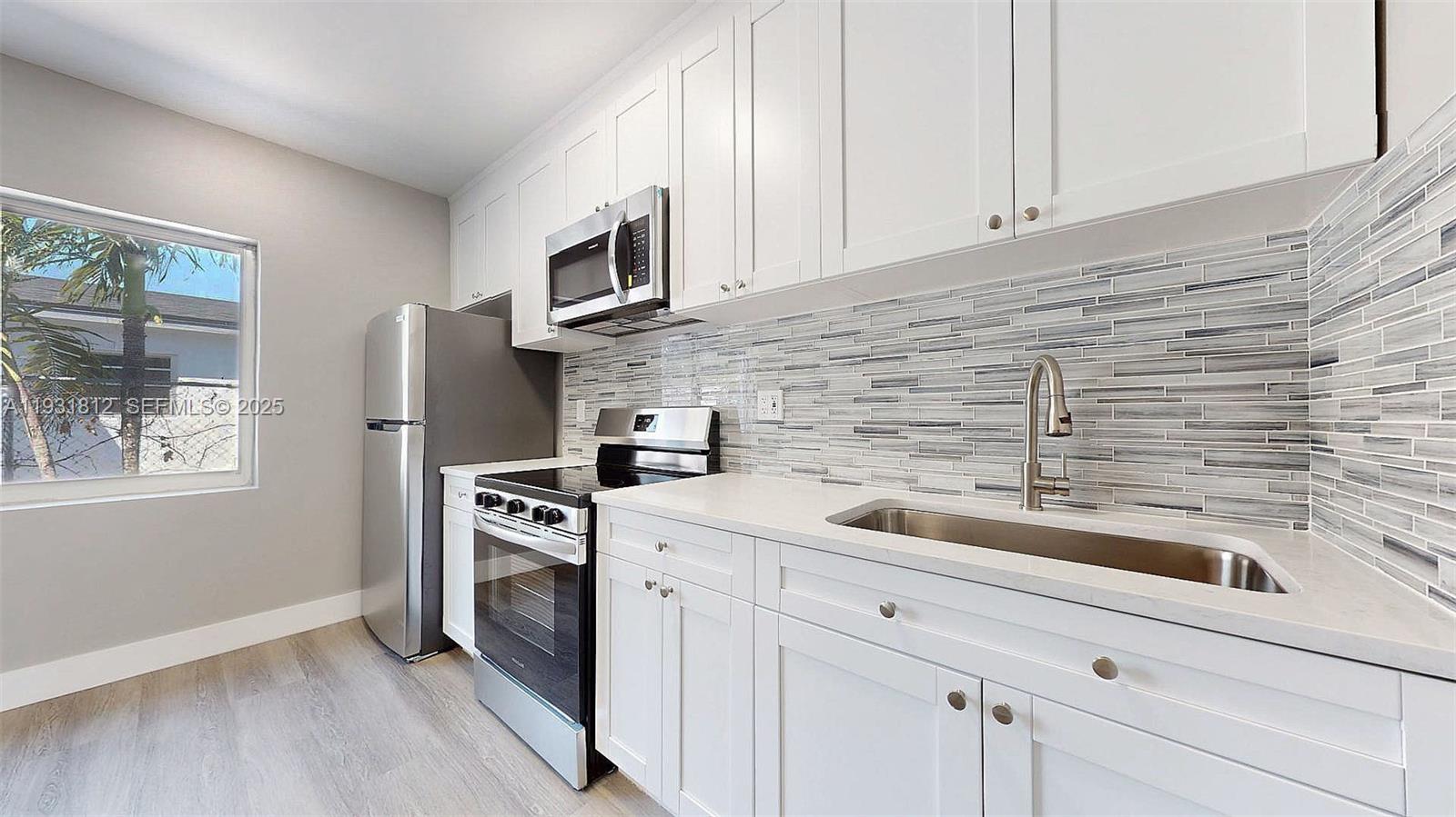 HIALEAH 7TH ADDN - Residential Lease