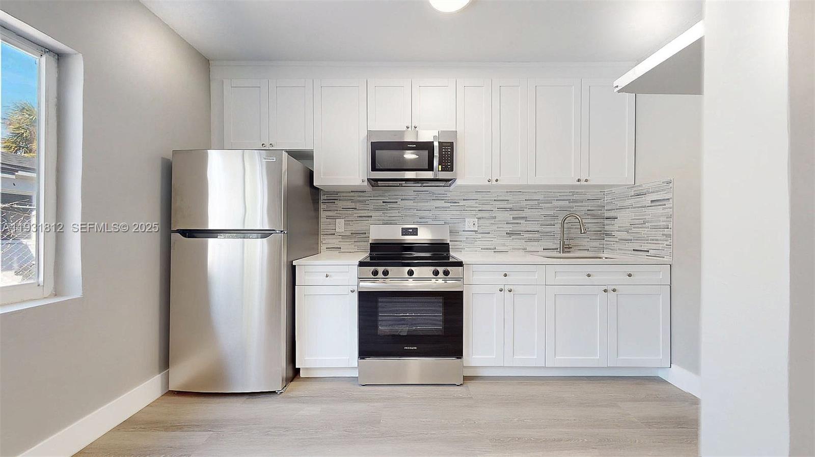 HIALEAH 7TH ADDN - Residential Lease